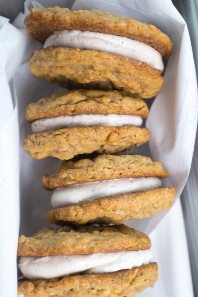 pumpkin spice oatmeal cream pies