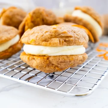 carrot cake whoopie pies