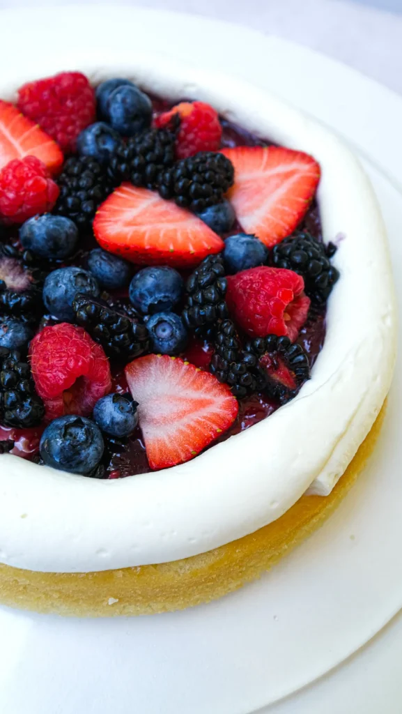 Berry Chantilly Cake 