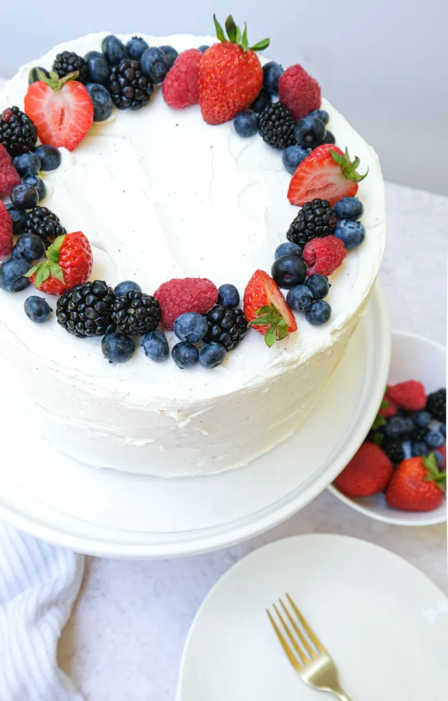 Berry Chantilly Cake 