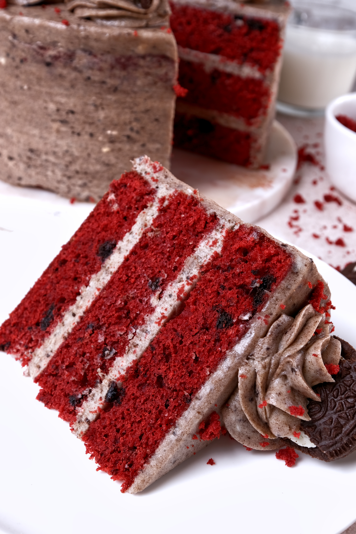 red velvet oreo cake slice 