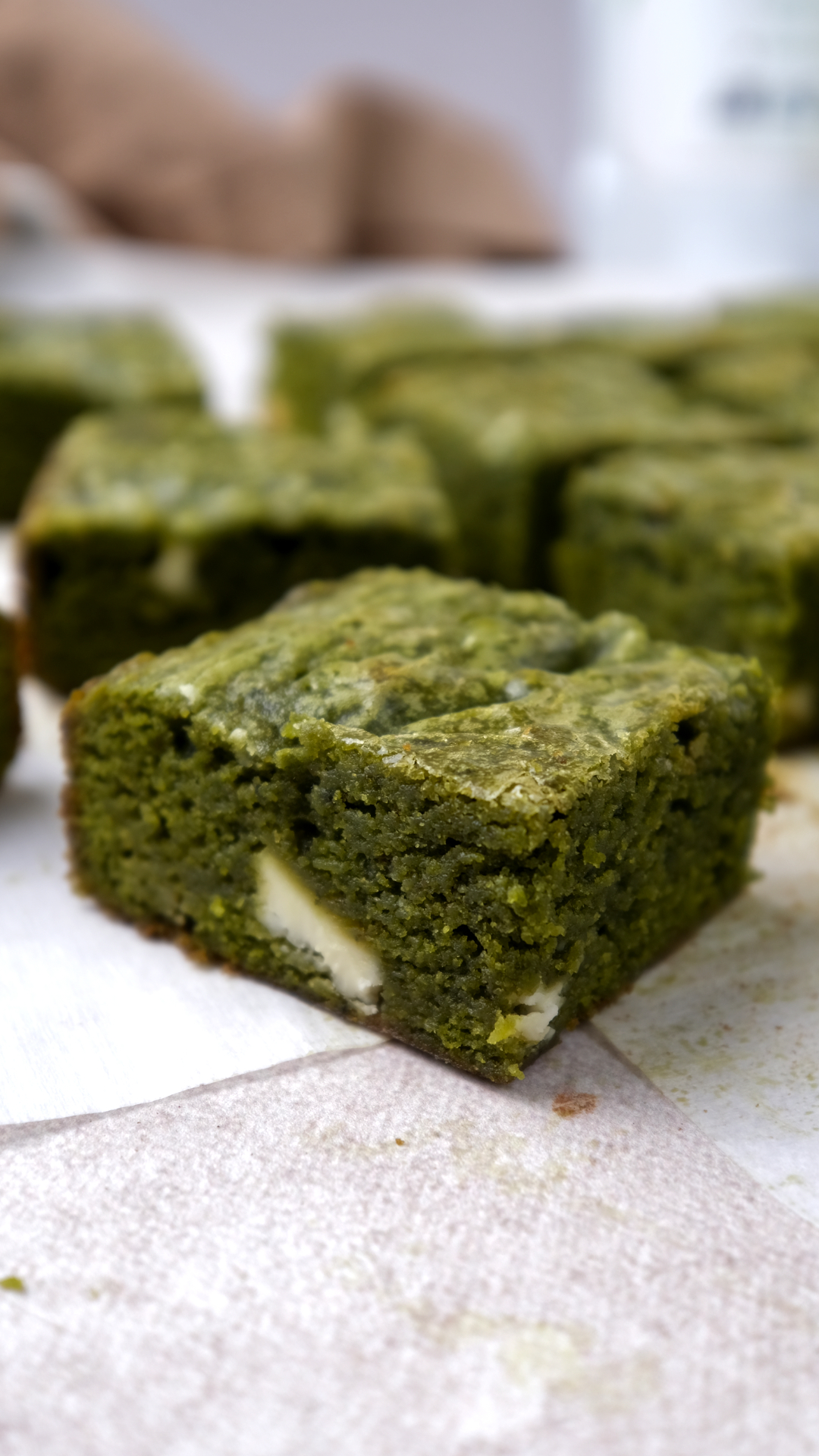 matcha brownies slice 