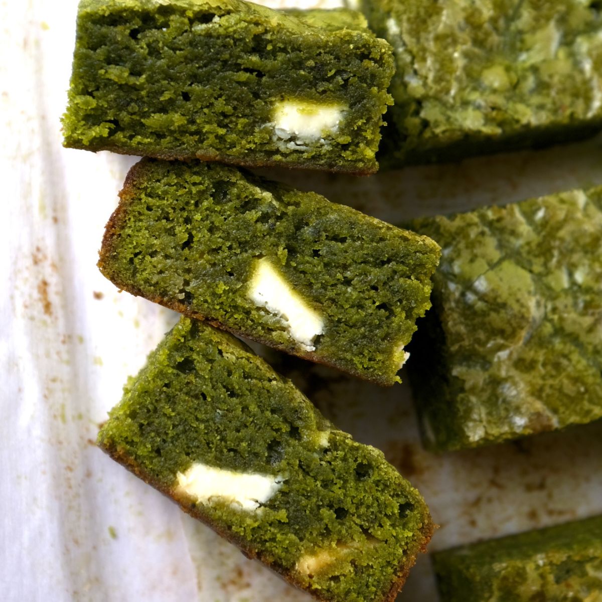 Chewy Matcha Brownies Recipe