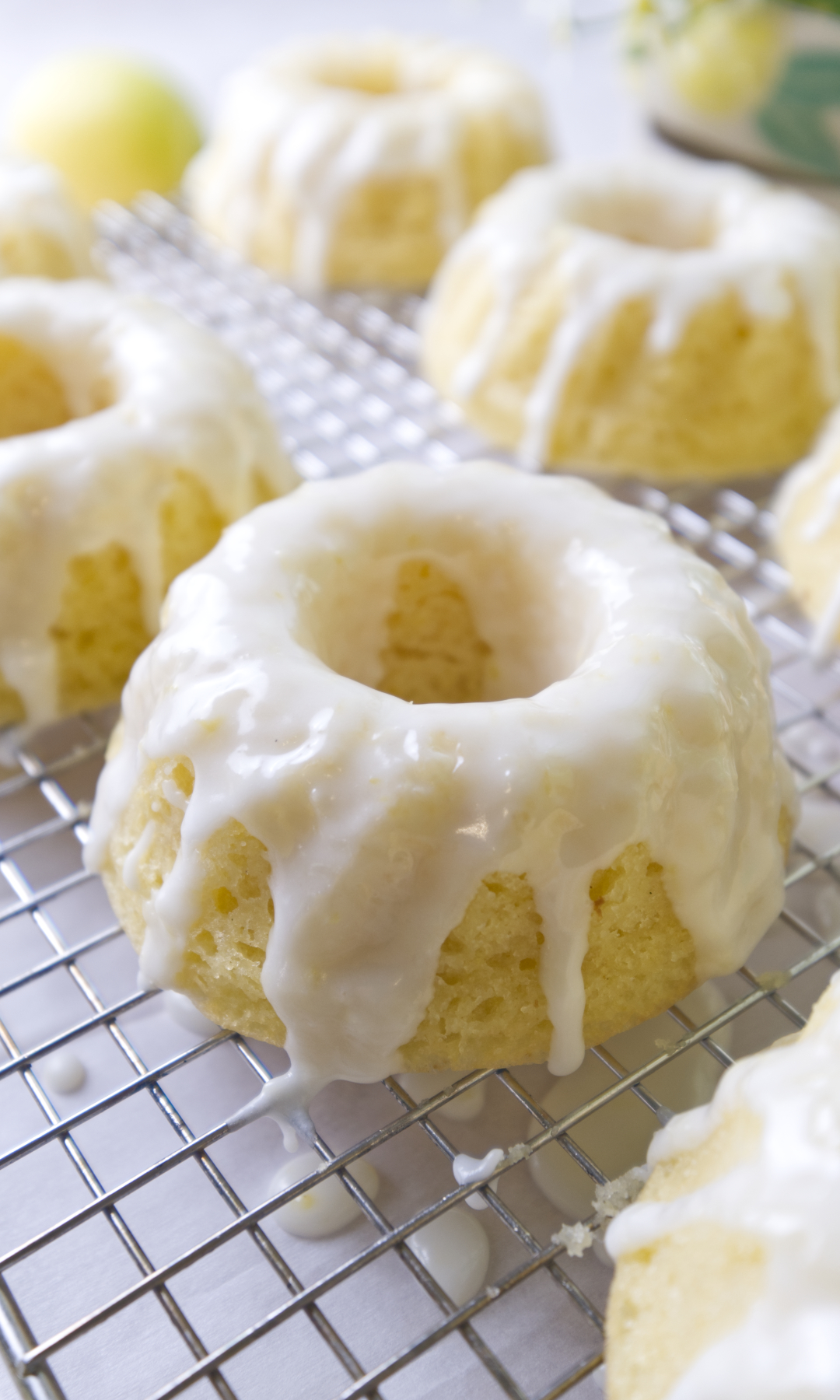 lemon glaze on lemon bundt cake