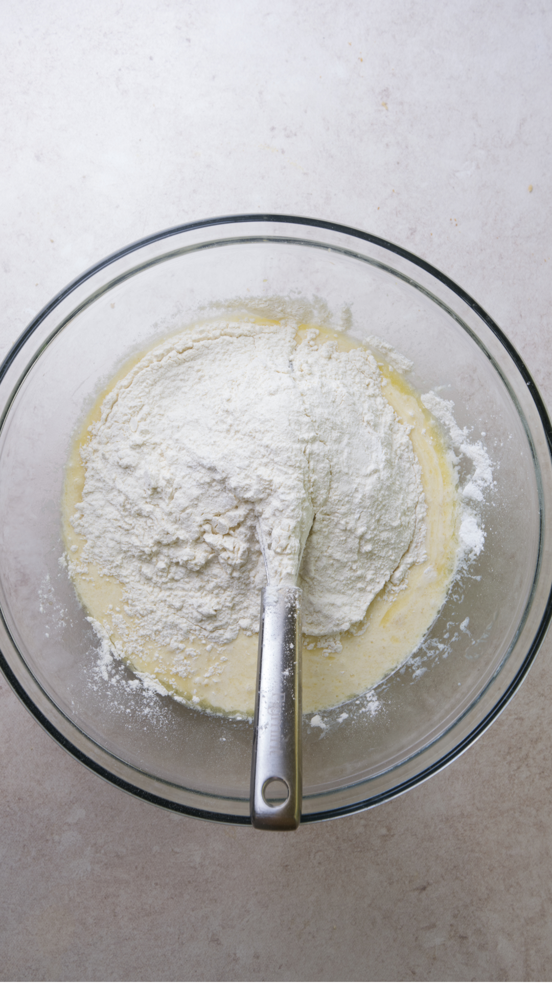 cinnamon roll muffins add dry to wet