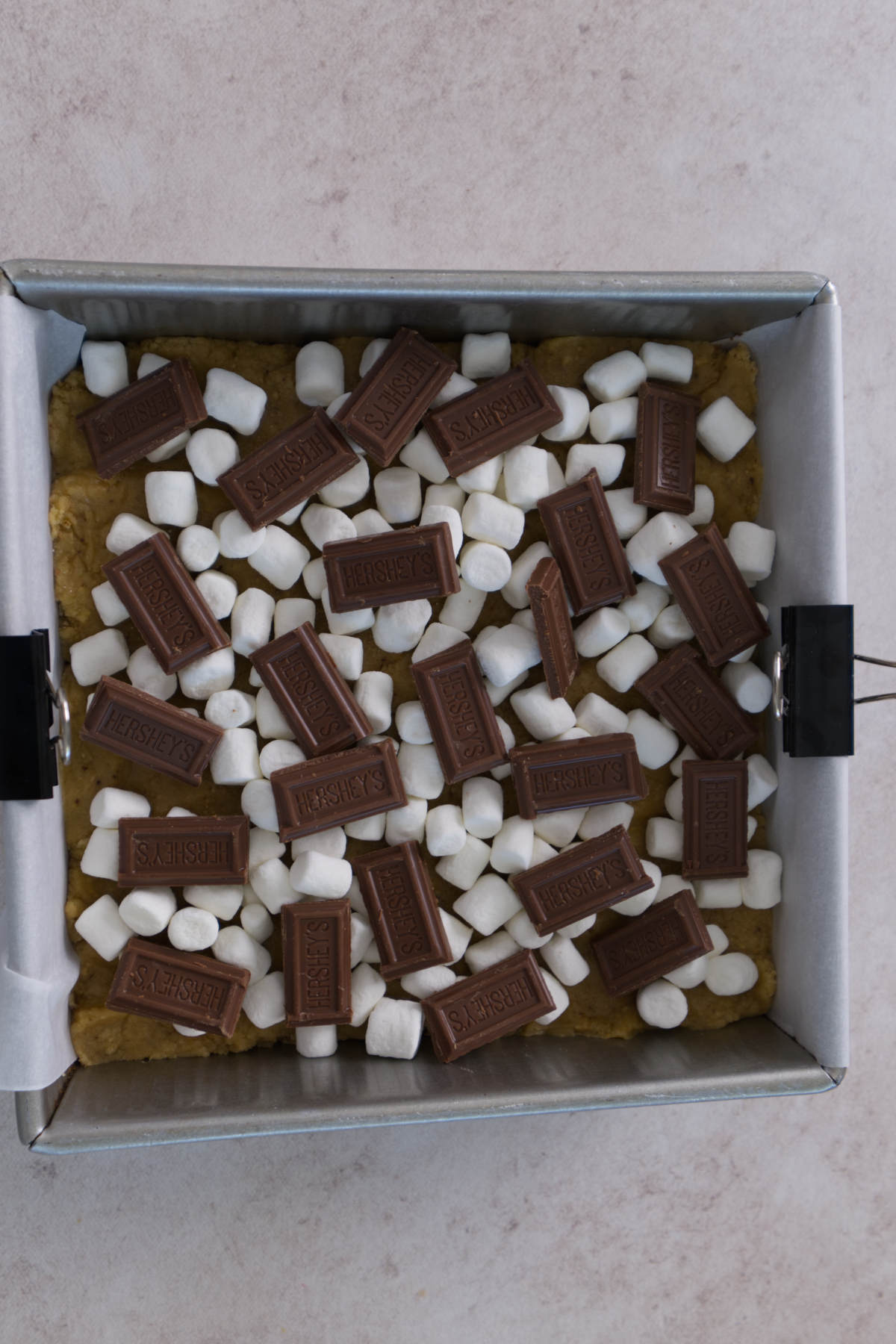 baking pan with marshmallows and chocolate