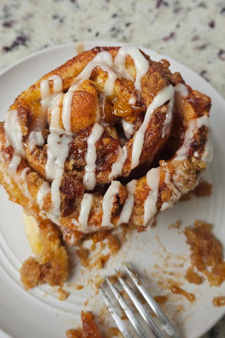 Peach Cobbler Cinnamon Rolls Recipe » Of Jen Sweets
