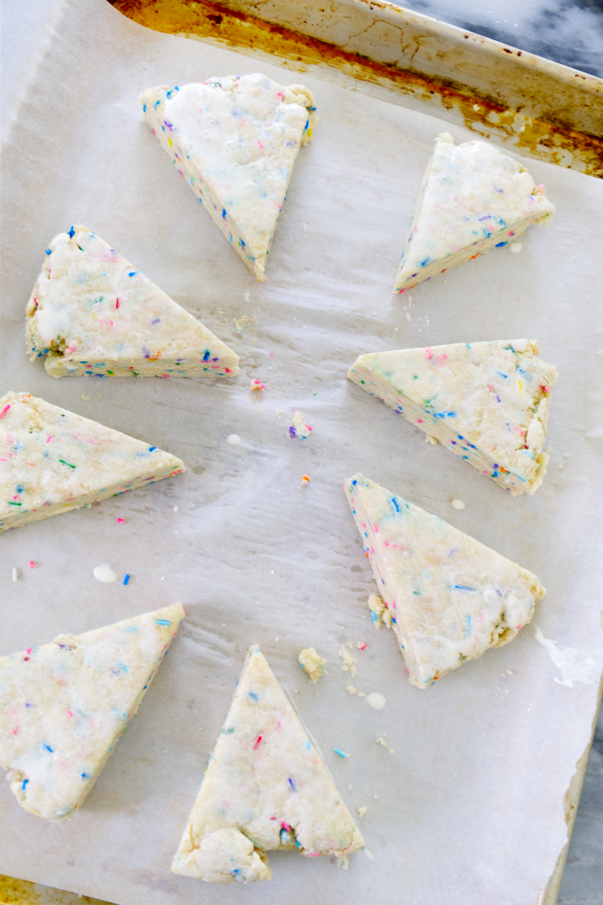 scones on bakin gpan 