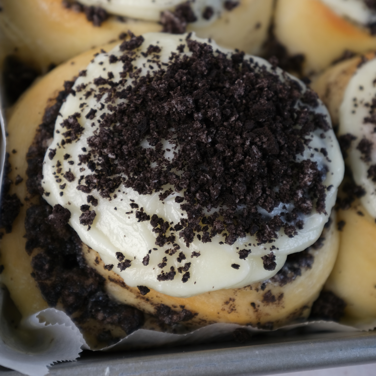 oreo cinnamon rolls