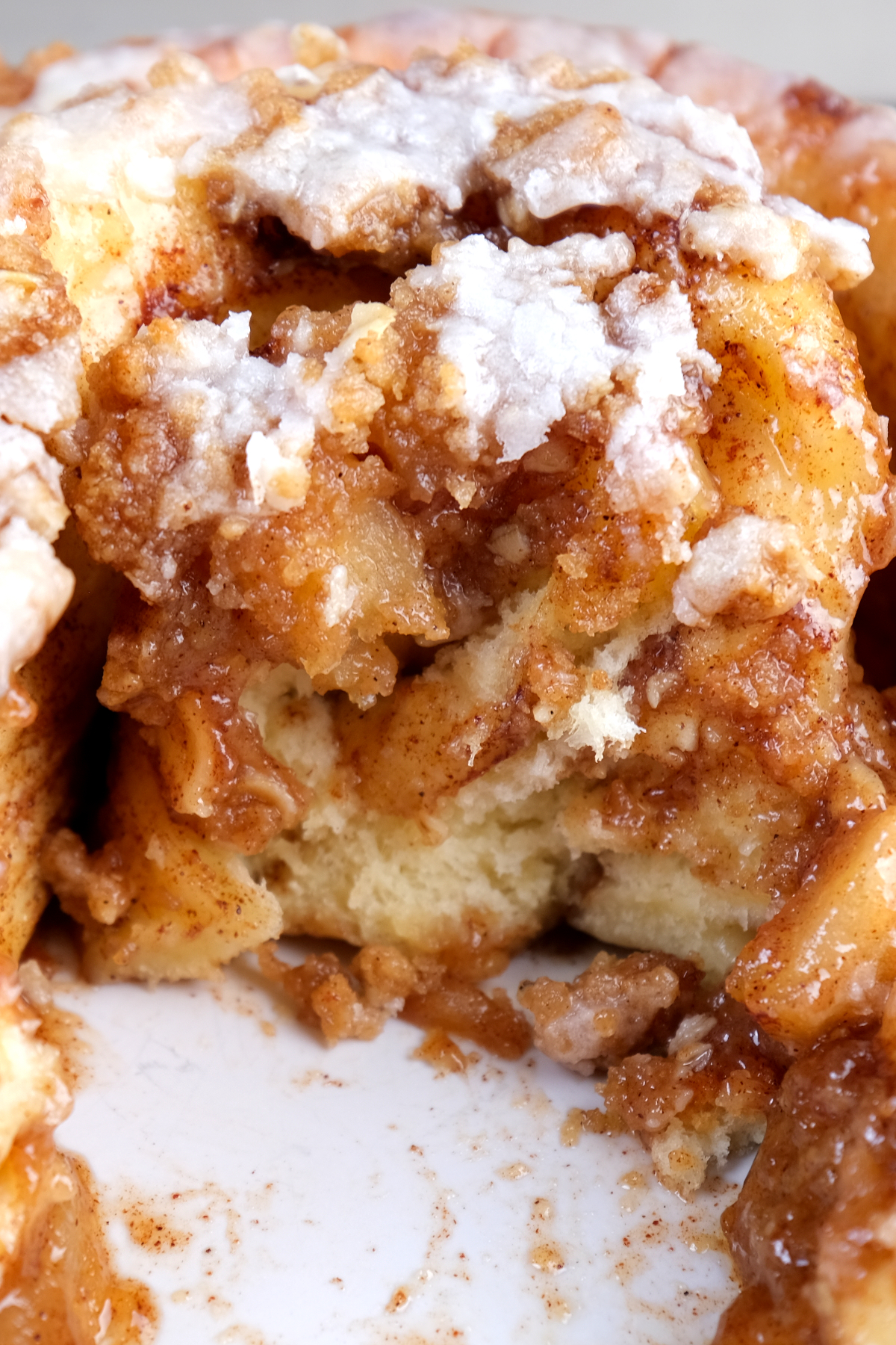 inside of apple crumble cinnamon rolls