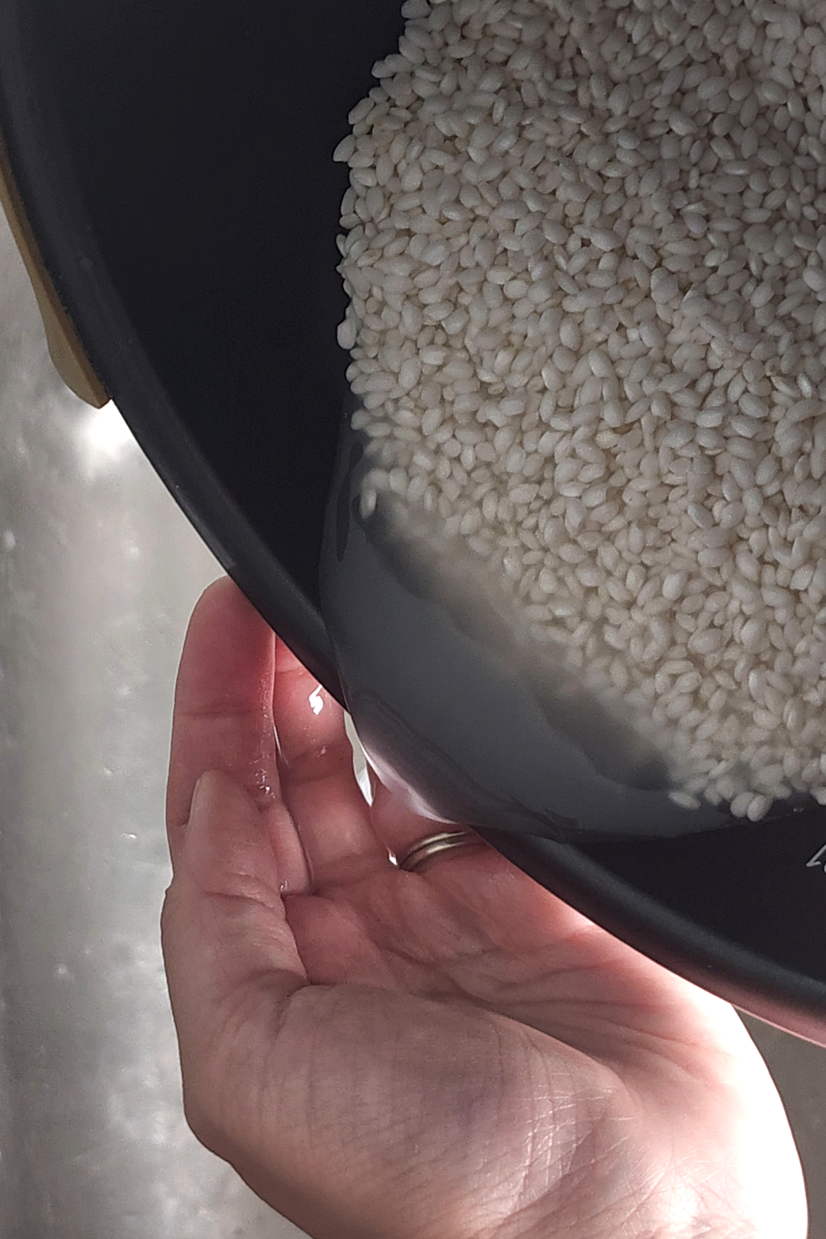 sweet grain rice is washed and rinsed