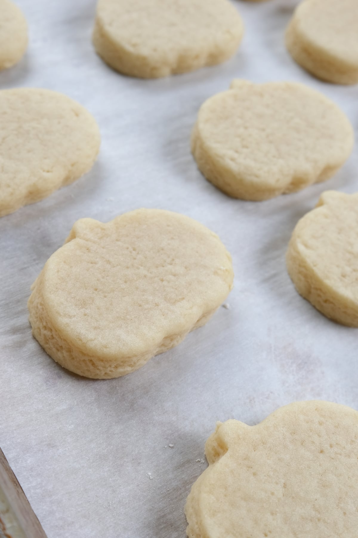 baked cookies on tray
